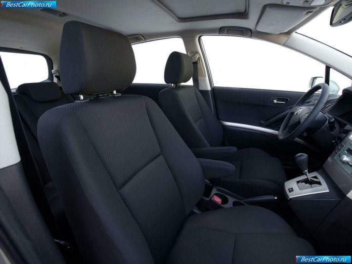 2004 Toyota Corolla Verso D4d - фотография 67 из 81