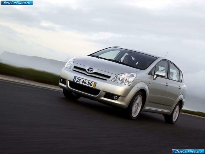 2004 Toyota Corolla Verso Vvti - фотография 3 из 110