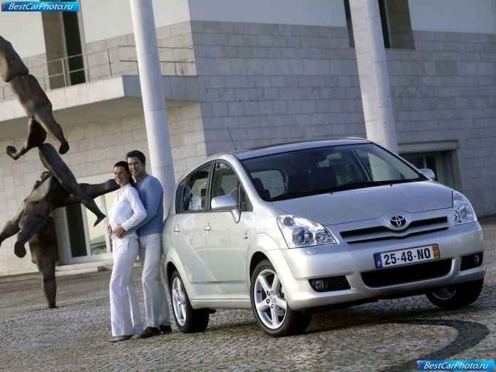 2004 Toyota Corolla Verso Vvti - фотография 19 из 110