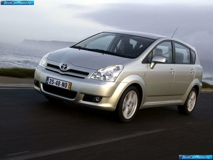 2004 Toyota Corolla Verso Vvti - фотография 32 из 110