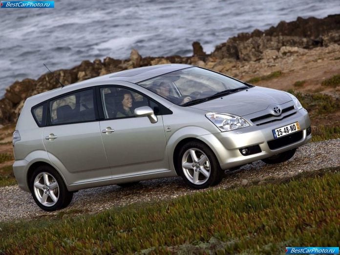 2004 Toyota Corolla Verso Vvti - фотография 39 из 110