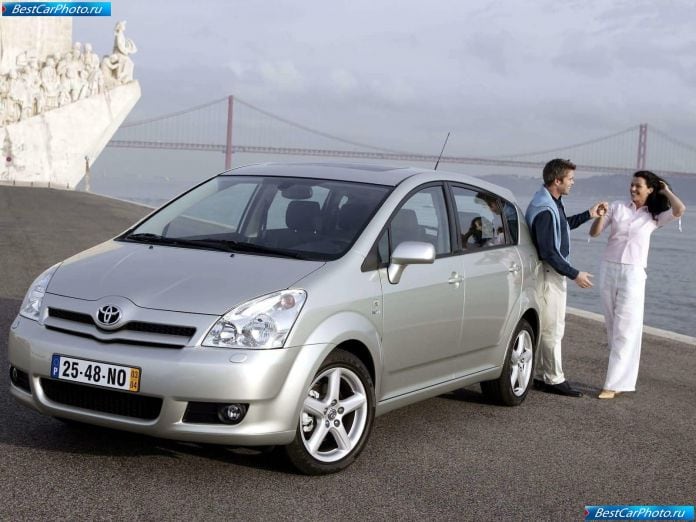 2004 Toyota Corolla Verso Vvti - фотография 50 из 110