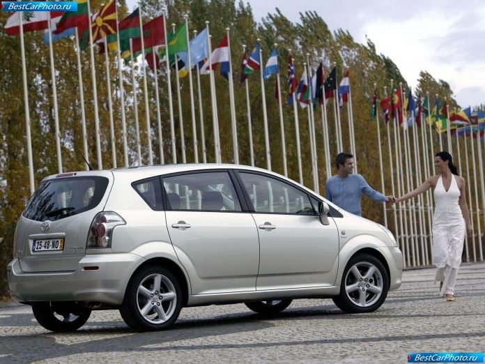 2004 Toyota Corolla Verso Vvti - фотография 58 из 110