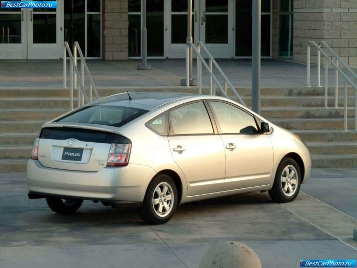 2004 Toyota Prius - фотография 21 из 50