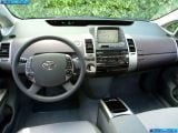toyota_2004-prius_1600x1200_024.jpg