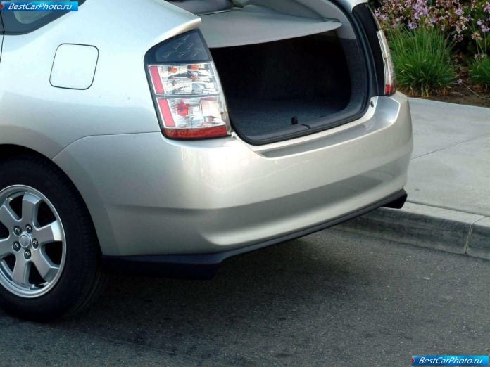 2004 Toyota Prius - фотография 45 из 50