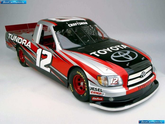 2004 Toyota Tundra Nascar Craftsman Series Truck - фотография 5 из 18