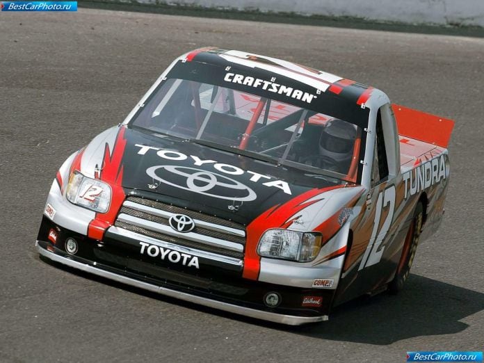 2004 Toyota Tundra Nascar Craftsman Series Truck - фотография 18 из 18