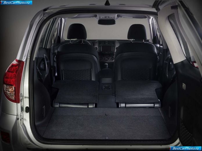 2006 Toyota Rav4 X - фотография 7 из 9