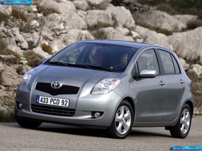 2006 Toyota Yaris - фотография 3 из 120