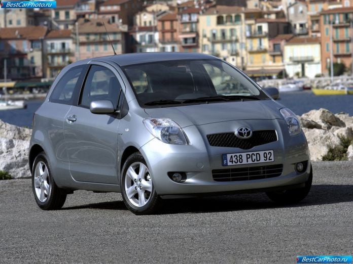 2006 Toyota Yaris - фотография 14 из 120