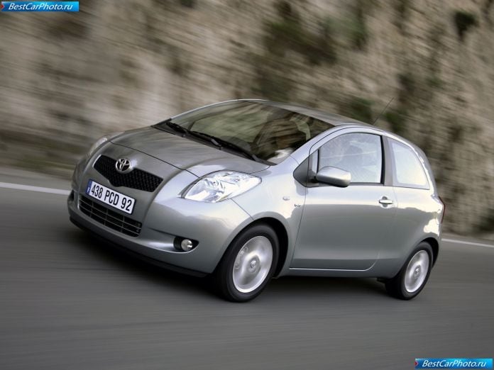 2006 Toyota Yaris - фотография 32 из 120