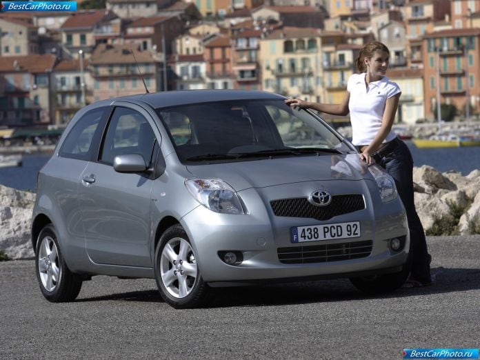 2006 Toyota Yaris - фотография 34 из 120