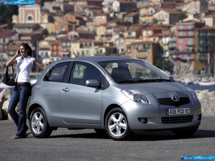 2006 Toyota Yaris - фотография 35 из 120