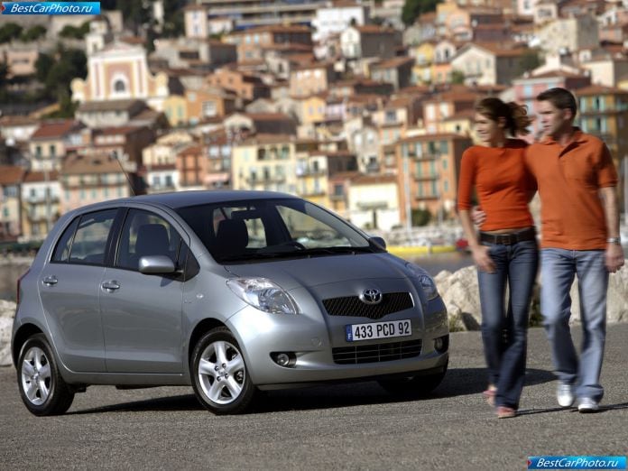 2006 Toyota Yaris - фотография 36 из 120