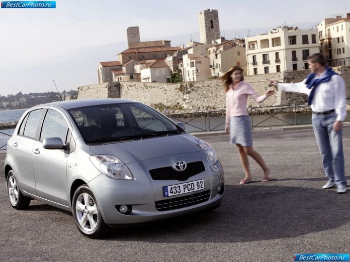 2006 Toyota Yaris - фотография 38 из 120