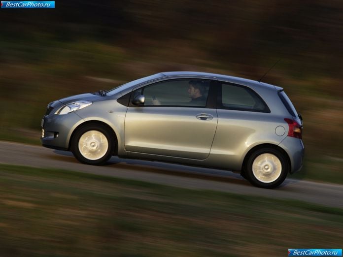 2006 Toyota Yaris - фотография 44 из 120