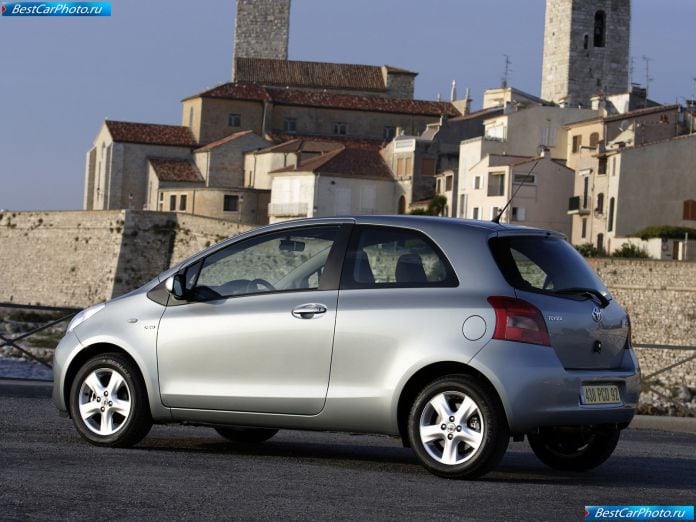 2006 Toyota Yaris - фотография 49 из 120
