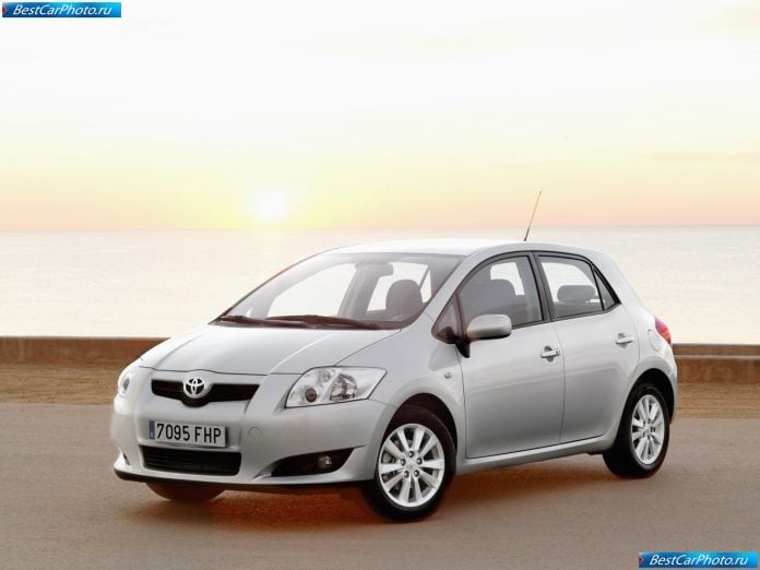 2007 Toyota Auris - фотография 4 из 92