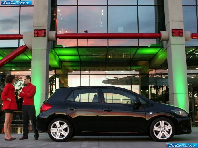 2007 Toyota Auris - фотография 36 из 92