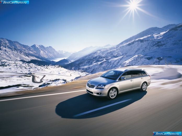 2007 Toyota Avensis Wagon - фотография 2 из 49