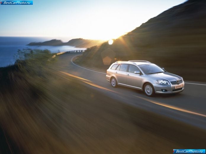 2007 Toyota Avensis Wagon - фотография 4 из 49