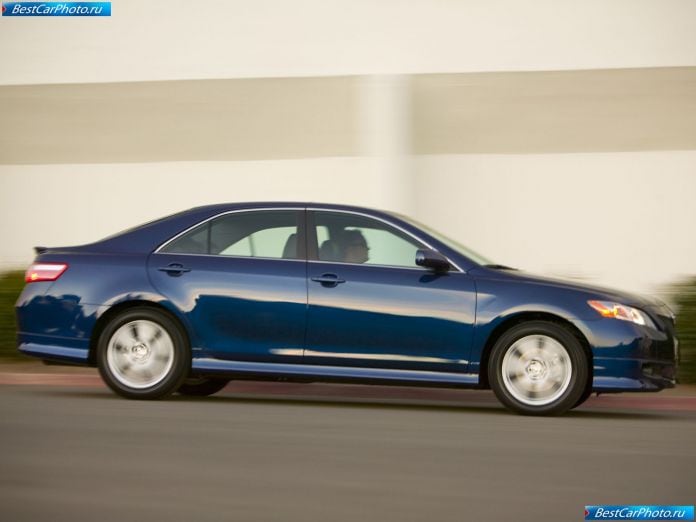 2007 Toyota Camry Se - фотография 17 из 38