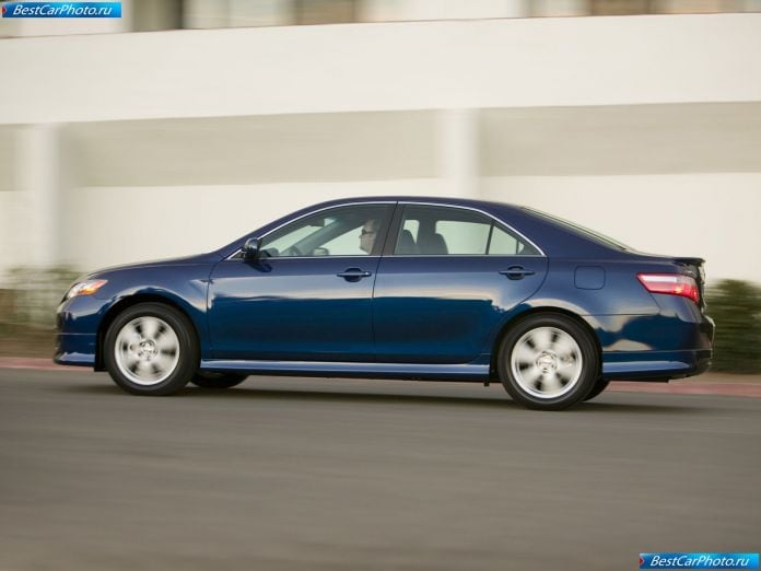 2007 Toyota Camry Se - фотография 19 из 38