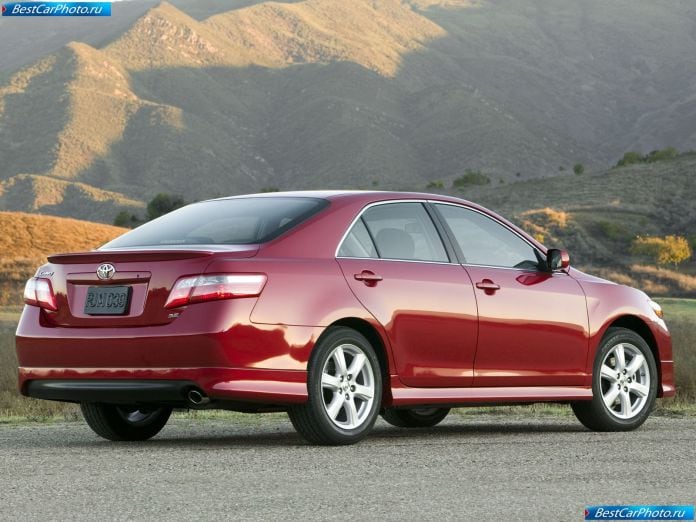 2007 Toyota Camry Se - фотография 23 из 38