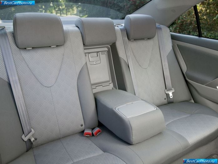 2007 Toyota Camry Se - фотография 26 из 38