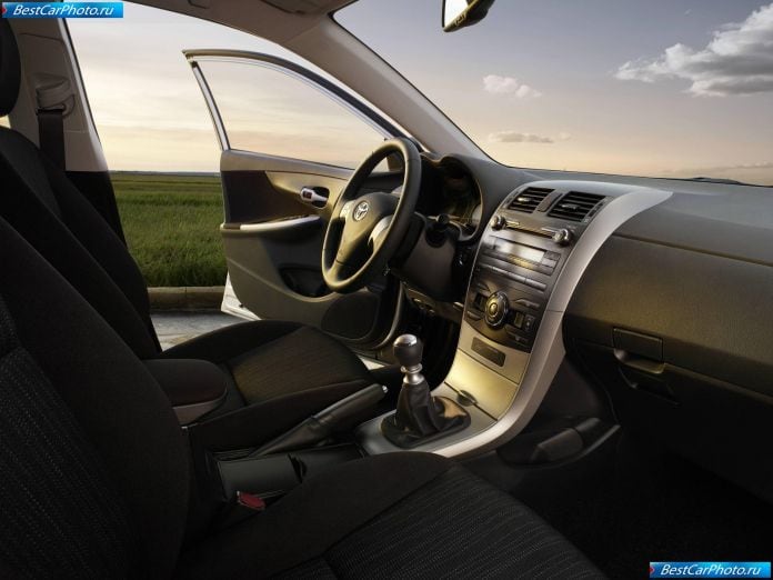 2007 Toyota Corolla - фотография 18 из 29