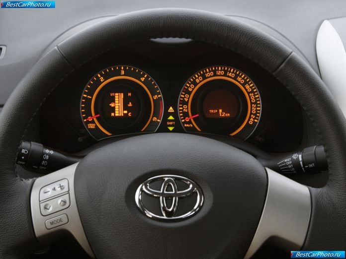 2007 Toyota Corolla - фотография 26 из 29