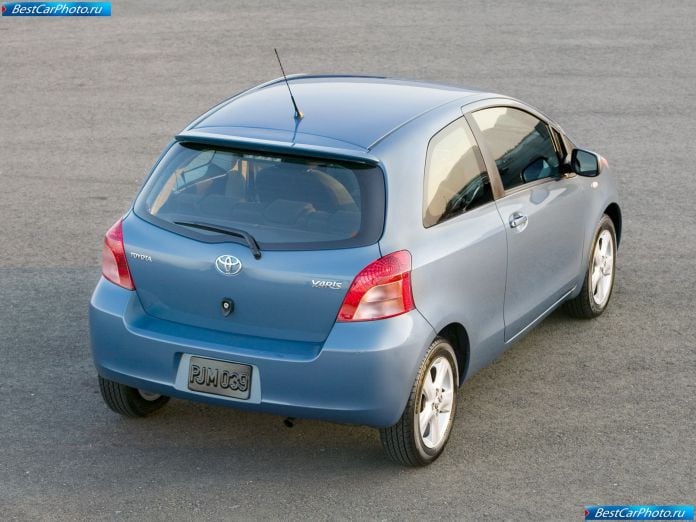 2007 Toyota Yaris - фотография 14 из 30
