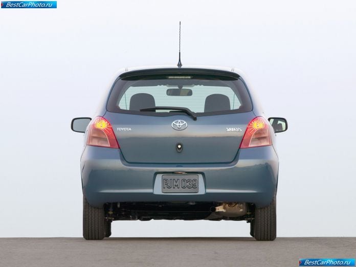 2007 Toyota Yaris - фотография 16 из 30
