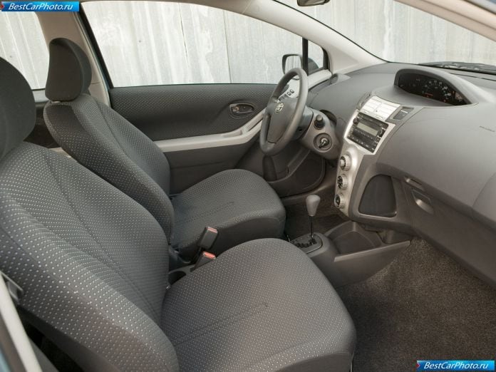 2007 Toyota Yaris - фотография 17 из 30