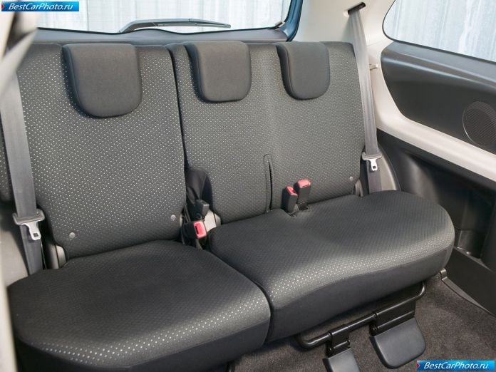 2007 Toyota Yaris - фотография 19 из 30
