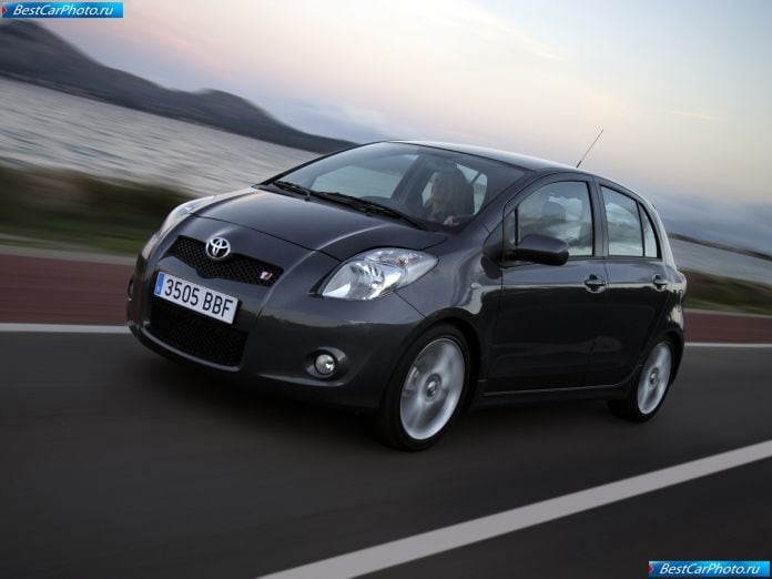 2007 Toyota Yaris Ts - фотография 2 из 90