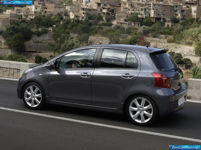 2007 Toyota Yaris Ts - фотография 46 из 90