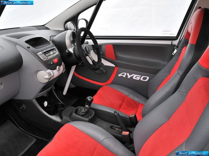 2008 Toyota Aygo Crazy Concept - фотография 18 из 22