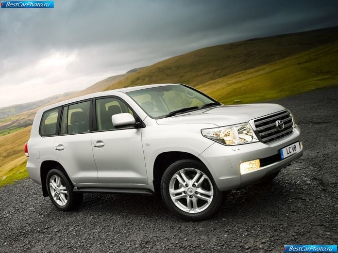 2008 Toyota Land Cruiser V8 - фотография 2 из 23
