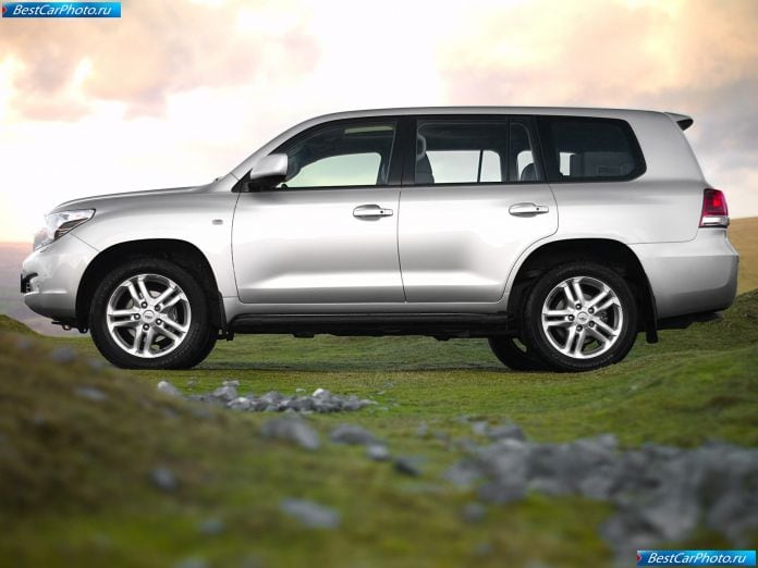 2008 Toyota Land Cruiser V8 - фотография 5 из 23