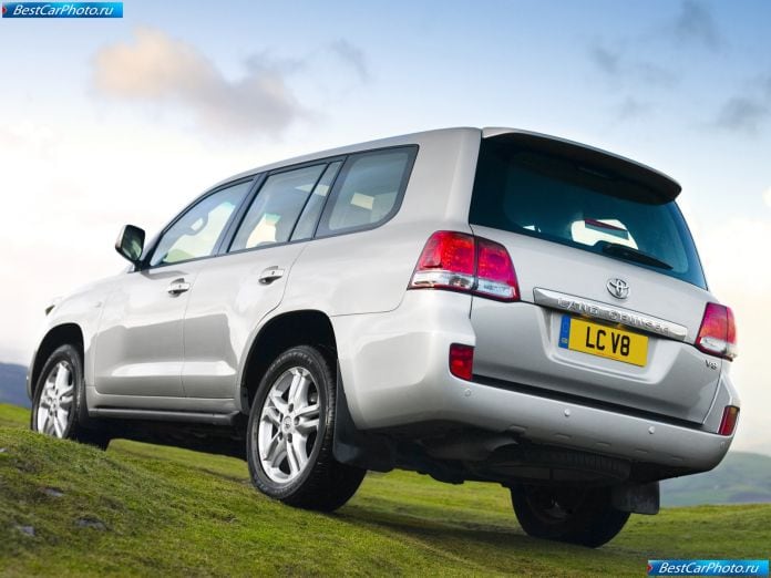 2008 Toyota Land Cruiser V8 - фотография 6 из 23
