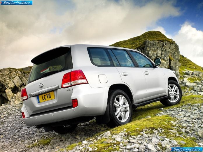 2008 Toyota Land Cruiser V8 - фотография 7 из 23