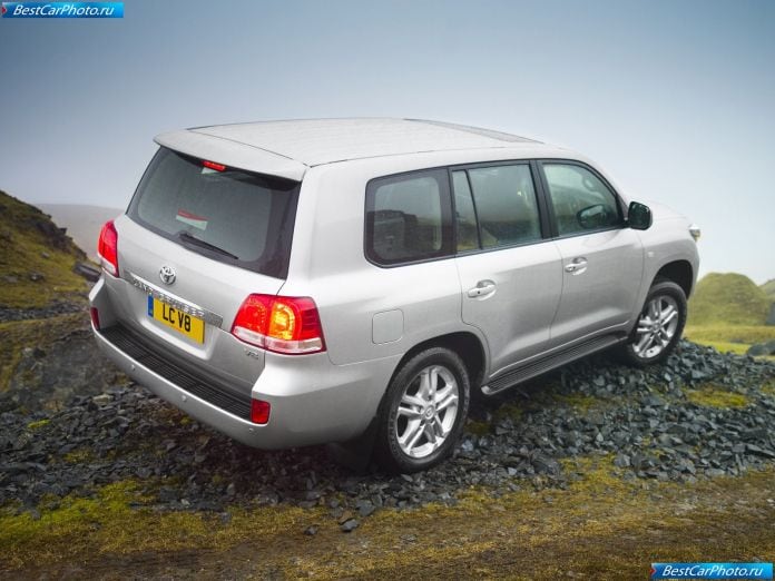2008 Toyota Land Cruiser V8 - фотография 11 из 23