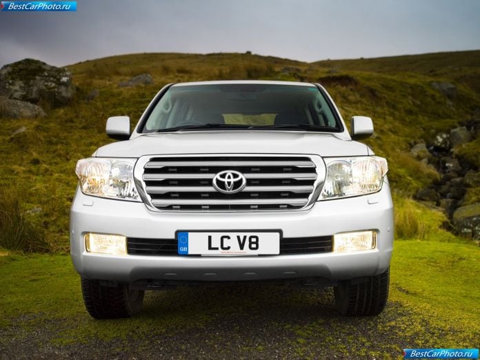 2008 Toyota Land Cruiser V8 - фотография 13 из 23