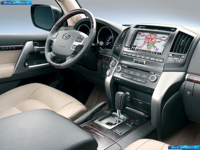 2008 Toyota Land Cruiser V8 - фотография 16 из 23