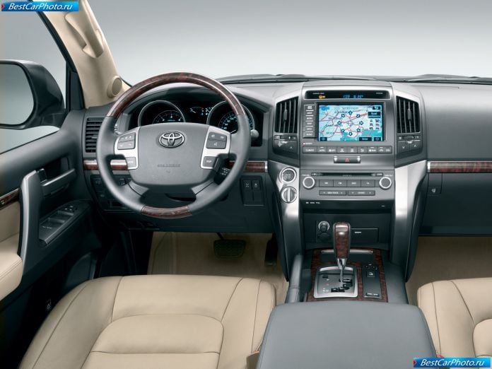 2008 Toyota Land Cruiser V8 - фотография 17 из 23