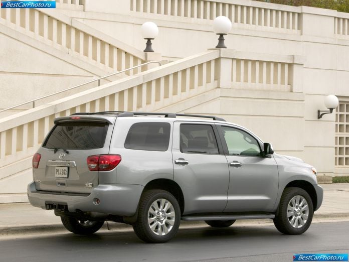 2008 Toyota Sequoia - фотография 38 из 82