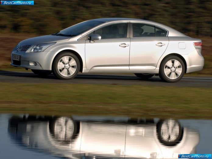 2009 Toyota Avensis - фотография 10 из 34