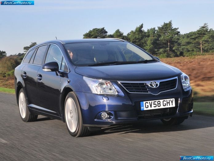 2009 Toyota Avensis Tourer - фотография 4 из 39